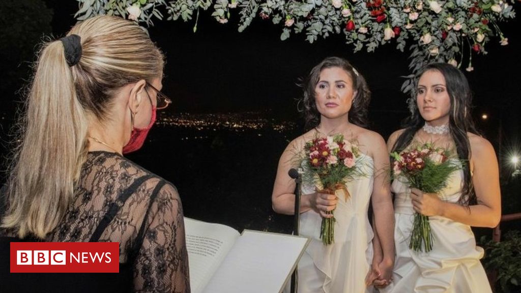 Costa Rica celebra los primeros matrimonios homosexuales