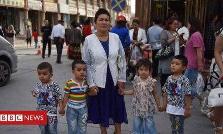 China impone control de natalidad a los uigures para suprimir población, según informe
