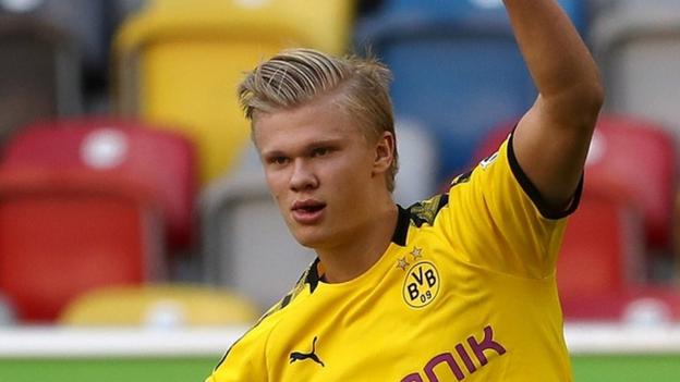 Erling Braut Haaland sale de la banca para liderar al ganador del Borussia Dortmund