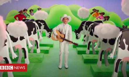 La carne de los granjeros estadounidenses con Burger King sobre publicidad para vacas