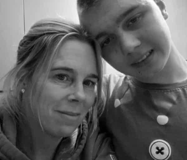 Ami McLennan con su hijo William Verden