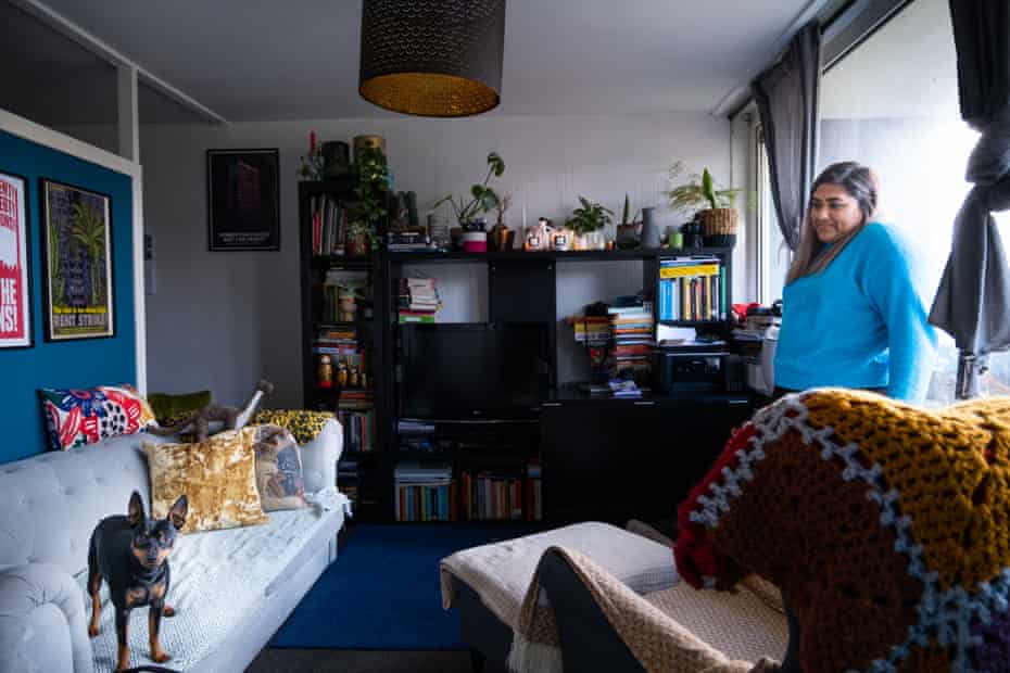 Residente Suki Sangha y su perro Harry