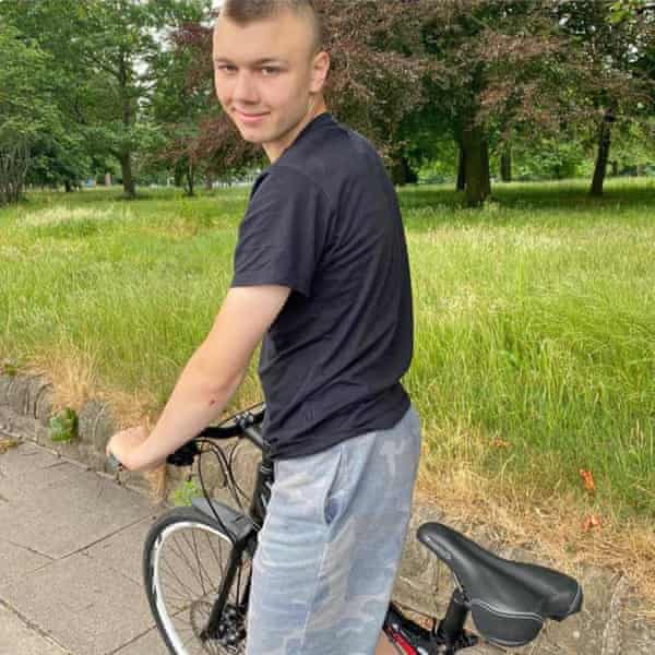 William Verden, 17, en bicicleta
