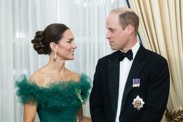 Kate brilla con joyas de Queen y un llamativo vestido verde en un banquete de etiqueta