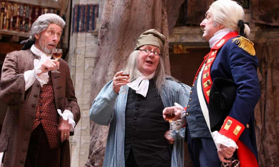 De izquierda a derecha ;  Christopher Godwin (George Mason), John Bett (Benjamin Franklin) y John Stahl (George Washington) en We the People en el teatro Globe, Londres, en 2007.