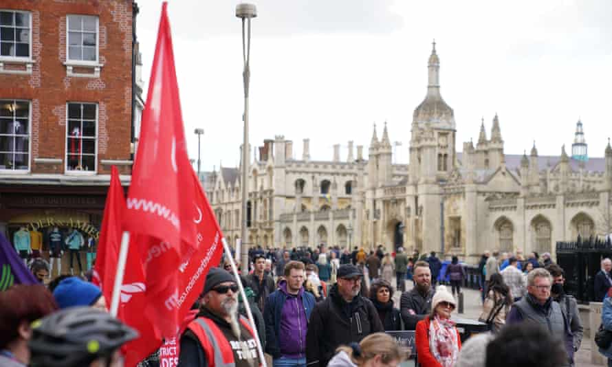 Una protesta contra el costo de vida en Cambridge el sábado.
