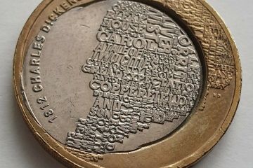 Rara moneda de error de £ 2 que parece un huevo se vende por £ 105 en eBay 