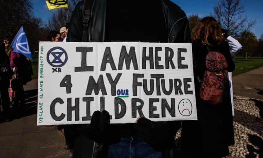 Un manifestante de Extinction Rebellion en Hyde Park