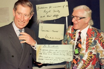 Las cartas de Charles revelan que le pidió al pedófilo Jimmy Savile que asesorara a la familia real