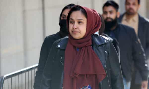 Jebina Yasmin Islam llegando al Old Bailey en Londres