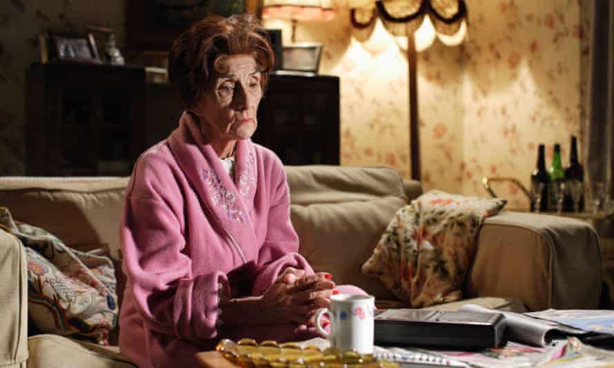 Una piedra de toque de la cultura popular británica… Brown as Dot Cotton.