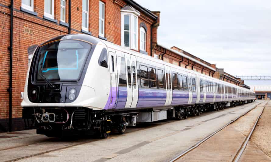 El Ferrocarril Bombardier trabaja en Derby.