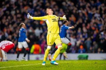 El difunto delantero del Lundstram DESPIDE al Gers en la final de la Europa League