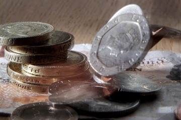 Dinero gratis por valor de hasta £ 2,050 si NO es elegible para el pago del costo de vida