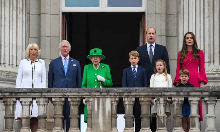 La familia real en el balcón.