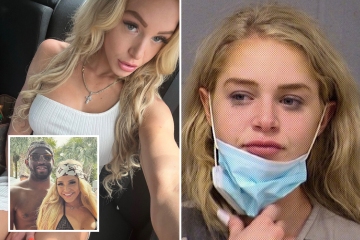 La estrella de 'Killer' OnlyFans, Courtney Tailor, se ve despeinada en una foto de DUI de 2020
