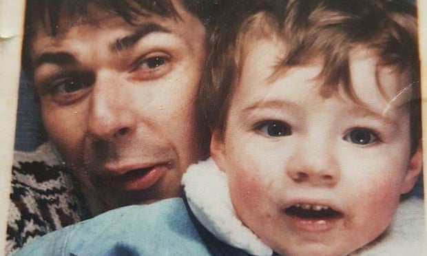 Jason Evans, cuyo padre murió después de recibir sangre contaminada