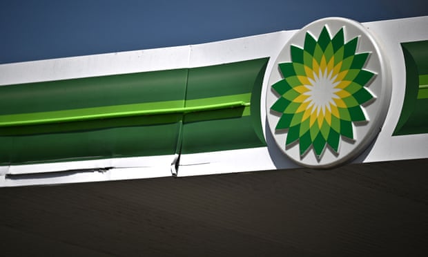 Logotipo de BP en una gasolinera