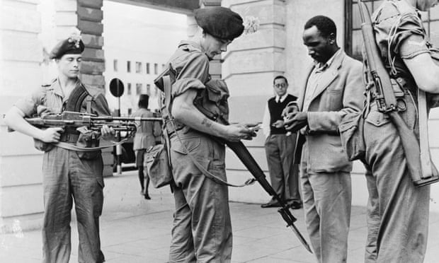 Tropas británicas en Kenia en 1953