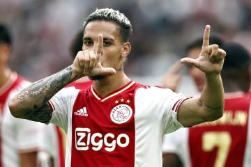 ¿Por qué el nuevo chico de Man Utd, Antony, está haciendo una 'L' con los dedos en celebración?