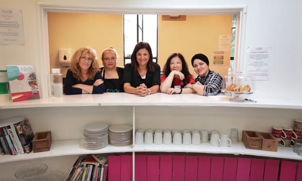 Karen Mattison y voluntarios