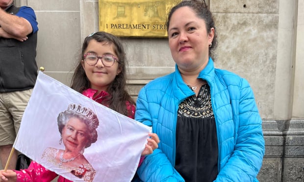 Adriana Valadez y su hija Amaya en Westminster, Londres