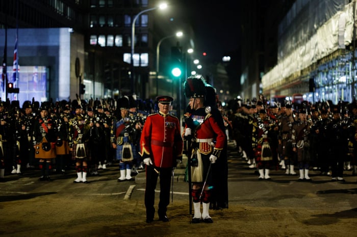 Un ensayo para la procesión fúnebre de la reina Isabel de Gran Bretaña tiene lugar en Londres, Gran Bretaña.