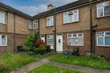 Una casa de dos habitaciones podría ser tuya por £ 100,000, pero espera hasta que veas el interior