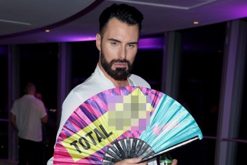 Rylan Clark envía un mensaje muy descarado en el lanzamiento de su libro