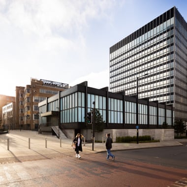 Nuevo Siglo, Manchester.