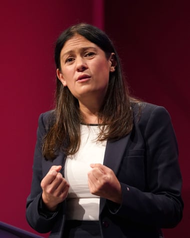 Lisa Nandy ha pedido que se investigue por qué los fondos no han llegado a algunas de las zonas más pobres.