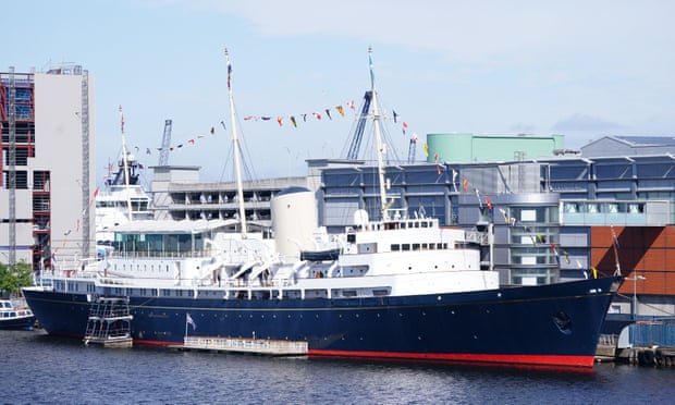 El Royal Yacht Britannia, en la foto amarrado en Edimburgo el 3 de junio, ha sido utilizado por la Familia Real en casi 1000 visitas de estado.