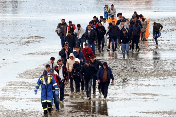 El gobierno gasta 2,5 millones de libras esterlinas en el alquiler de barcos para rescatar a los migrantes que cruzan el Canal de la Mancha