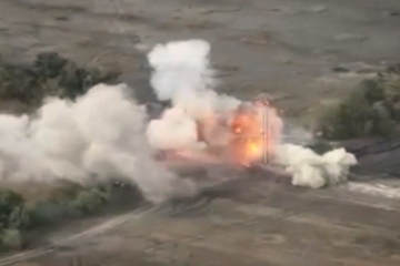 A los rusos se les dice que HUYAN de una ciudad clave como tropas de Putin 