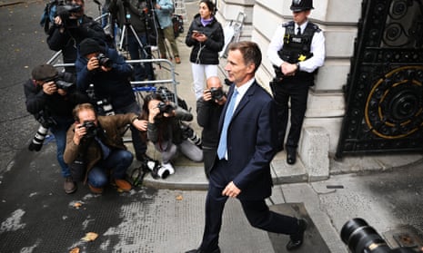 El nuevo Canciller, Jeremy Hunt, en Whitehall el viernes después de su nombramiento por la Primera Ministra Liz Truss.  Fotografía: Leon Neal/Getty Images