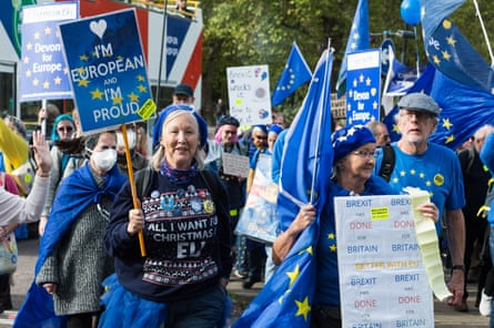 Únase a los manifestantes de la UE en la Plaza del Parlamento.