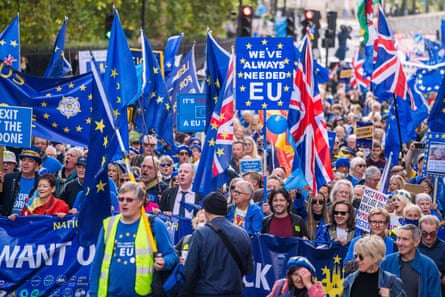 Miles de simpatizantes de la UE marcharon desde Hyde Park hasta Parliament Square.