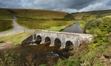 Puente Landacre y el río Barle en Exmoor.