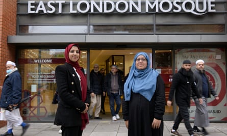 Zara Mohammed, Secretaria General del Consejo Musulmán de Gran Bretaña (izquierda) y Sufia Alam, Directora de los Programas del Centro Maryam y la Mezquita del Este de Londres.