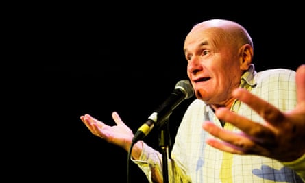 Dave Johns actuando en el Edinburgh Fringe en 2017.