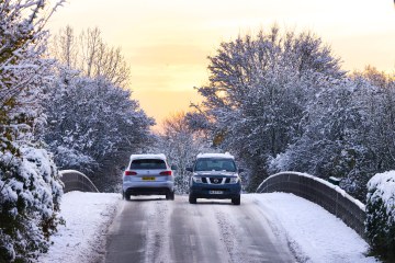 Advertencia urgente a los conductores después de que la caída helada de -17.2C cause estragos en las carreteras