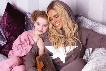 Katie Price se avergüenza de usar un filtro en la cara de su hija Bunny