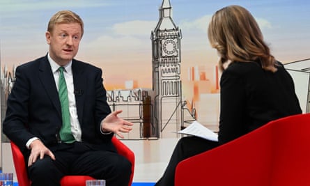 Oliver Dowden en el programa Sunday News de la BBC 1 con Laura Kuenssberg