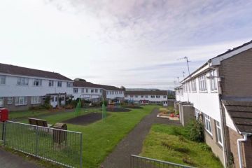 Niña de 8 años muere y mujer arrestada por 