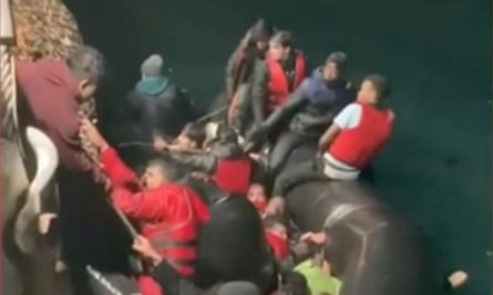 Personas rescatadas en el Canal de la Mancha.