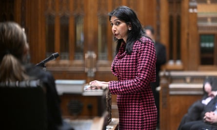Suella Braverman habla en los Comunes
