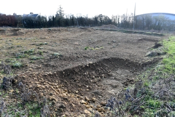 Misterio sobre una fosa común con 80 esqueletos con las manos atadas a la espalda