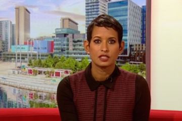 Los fanáticos de BBC Breakfast se desmayan con el mini vestido rojo 