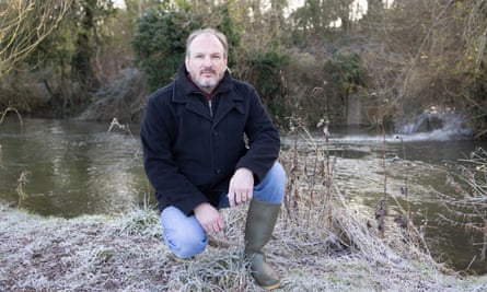 Andrew Doherty, concejal de distrito, además del río Coln