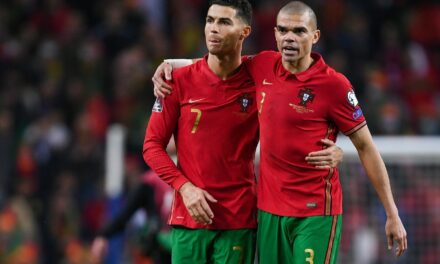 Los fanáticos apenas se dan cuenta del nombre real de Pepe cuando la leyenda portuguesa, de 40 años, gana la votación de Cristiano Ronaldo en los premios Fifa Best